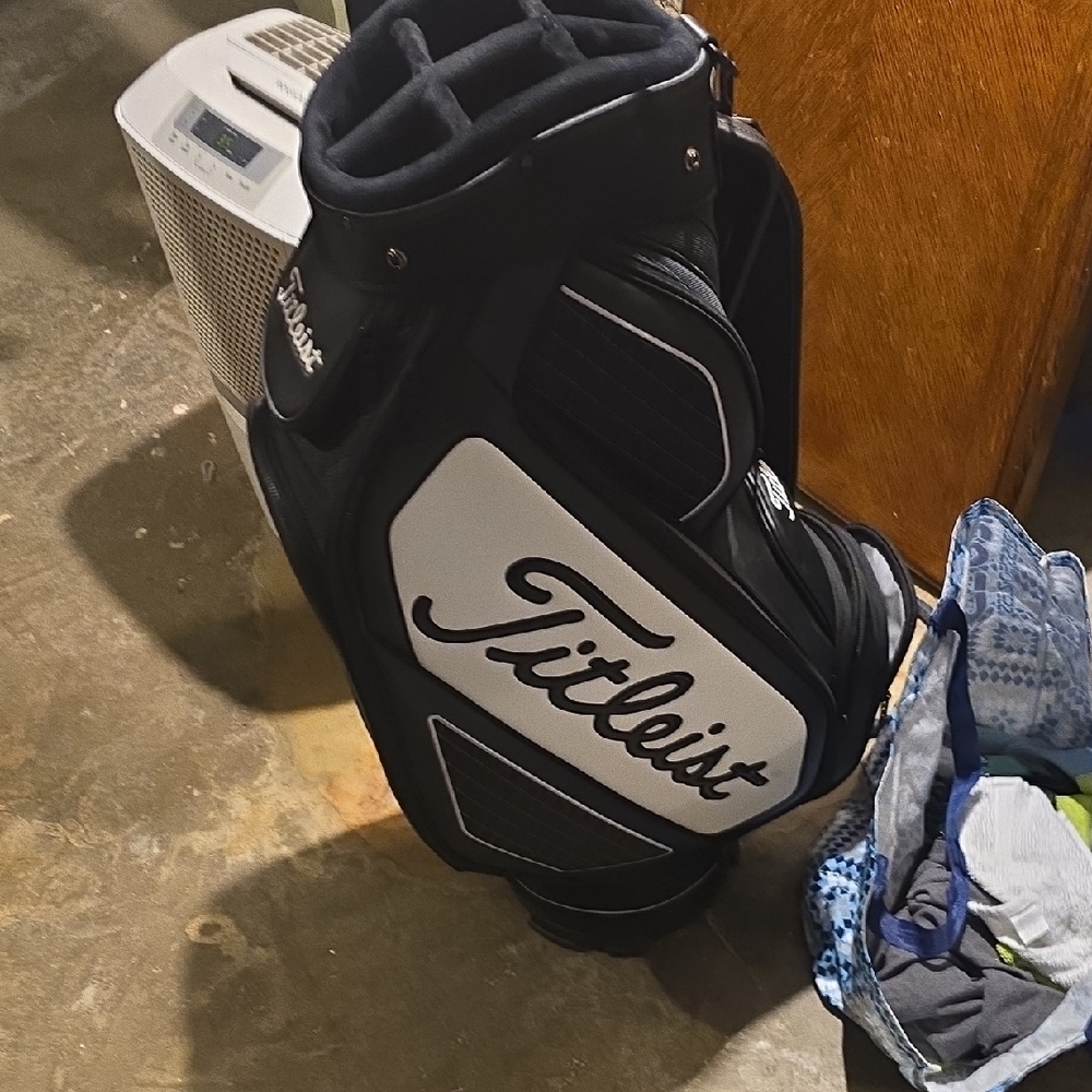 Titleist Black and White Golf Cart/Stand Bag Never USED